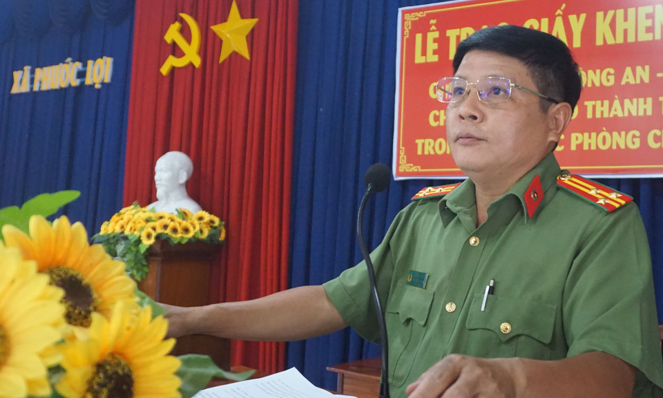 Giám đốc Công An tỉnh khen thưởng đột xuất 05 cá nhân xuất sắc trong công tác phòng chống tội phạm