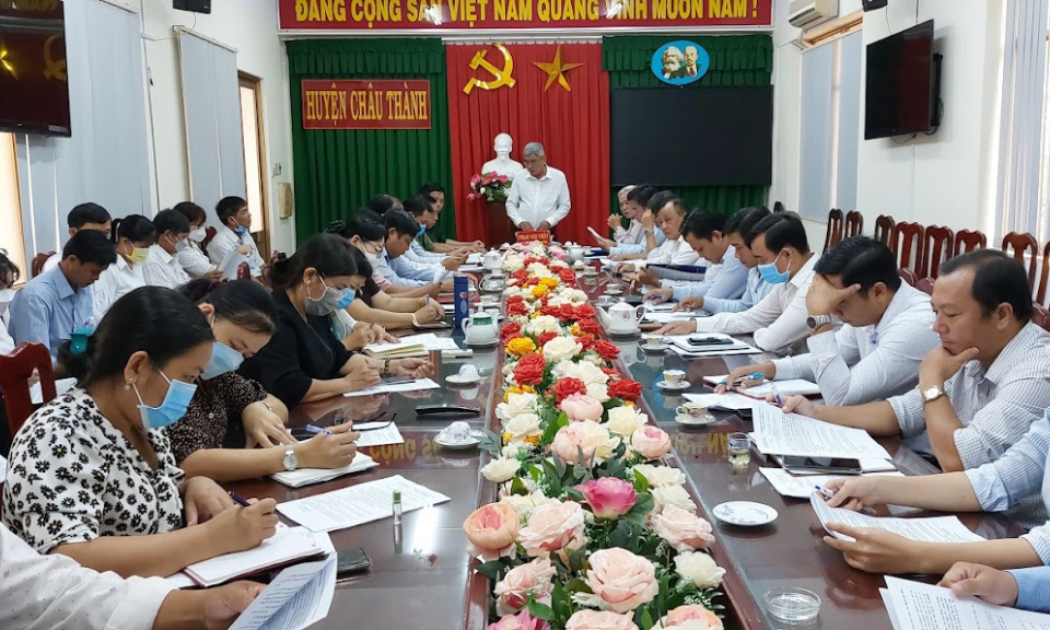Huyện Châu Thành rà soát các tiêu chí xây dựng huyện nông thôn mới nâng cao.