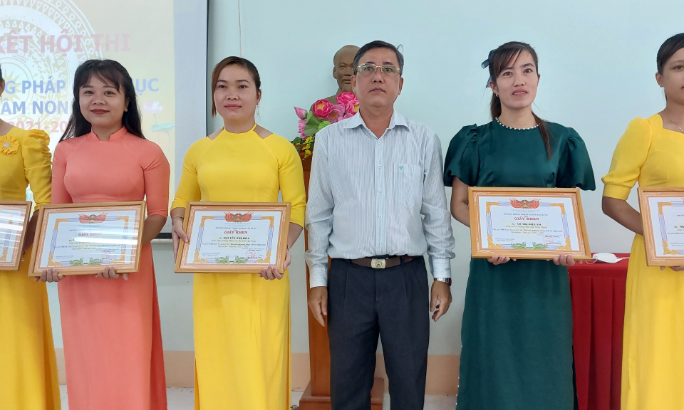 Tân Hưng tổng kết Hội thi đổi mới phương pháp giáo dục trẻ mầm non