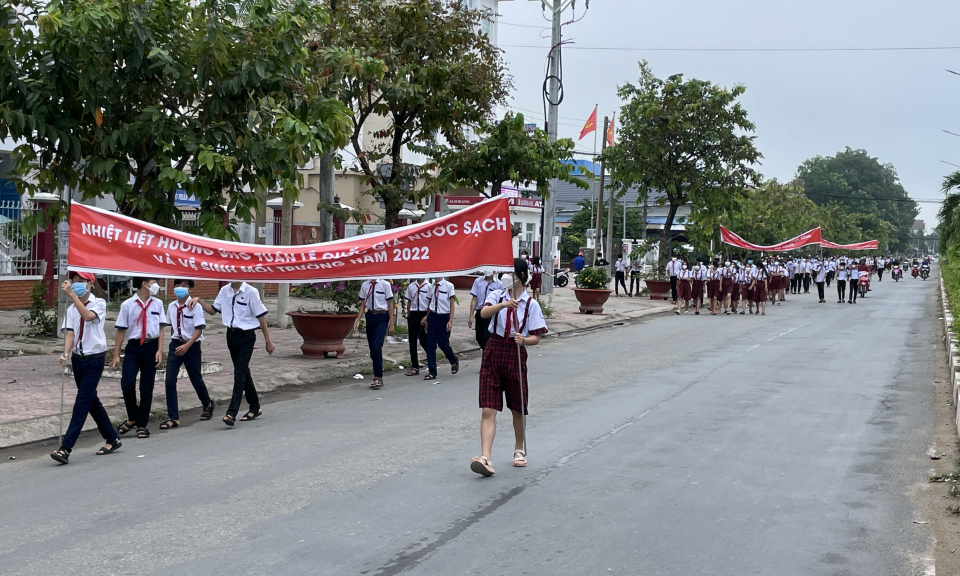 Tân Hưng mít tinh truyền thông vệ sinh cá nhân, vệ sinh môi trường và sử dụng nước sạch nông thôn năm 2022