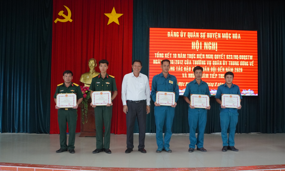 Mộc Hóa tổng kết 10 năm thực hiện Nghị Quân ủy Trung ương về hậu cần quân đội