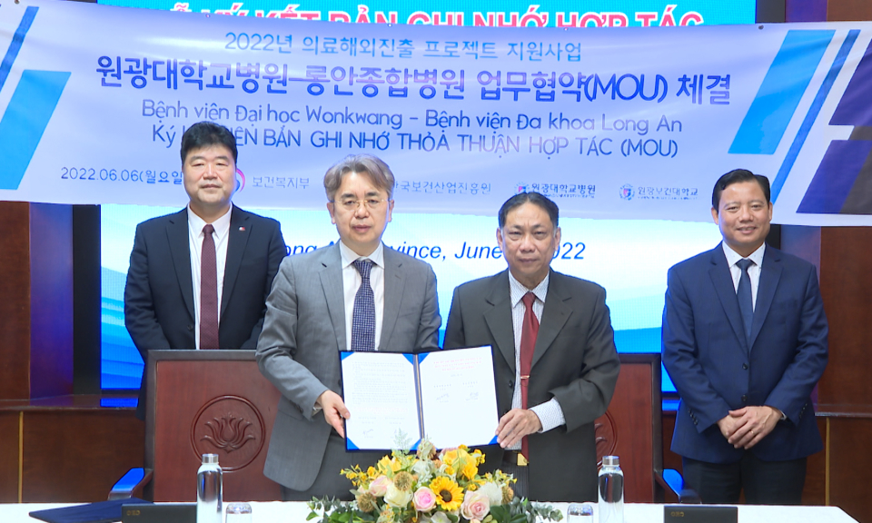 Lãnh đạo tỉnh tiếp và làm việc với Bệnh viện Đại học Wonkwang Hàn Quốc