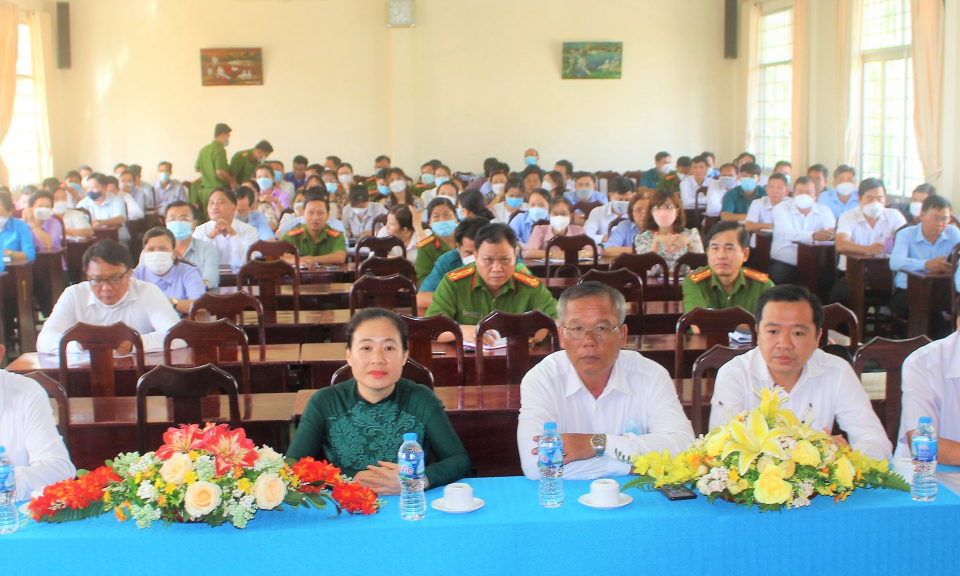 Cần Đước khai giảng lớp bồi dưỡng cấp ủy cơ sở