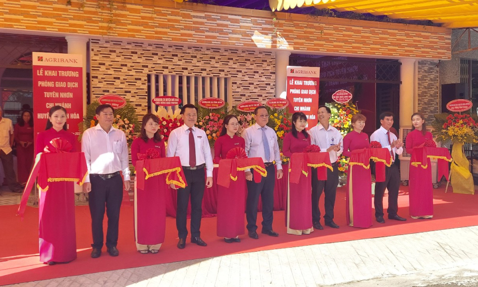 Agribank khai trương Phòng giao dịch Tuyên Nhơn, huyện Thạnh Hóa