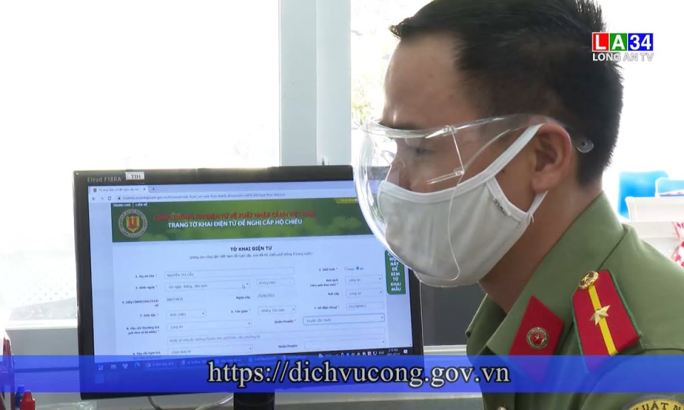 Công an Long An cấp hộ chiếu công dân theo mẫu mới