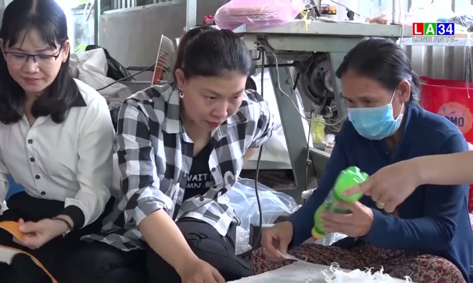 Hội LHPN giúp đỡ hội viên thoát nghèo