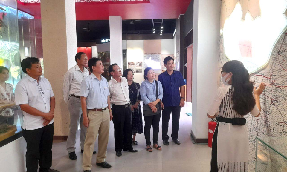 Ban Tuyên giáo Tỉnh ủy về nguồn tại Di tích Căn cứ Xứ ủy và Ủy ban hành chính Kháng chiến Nam bộ