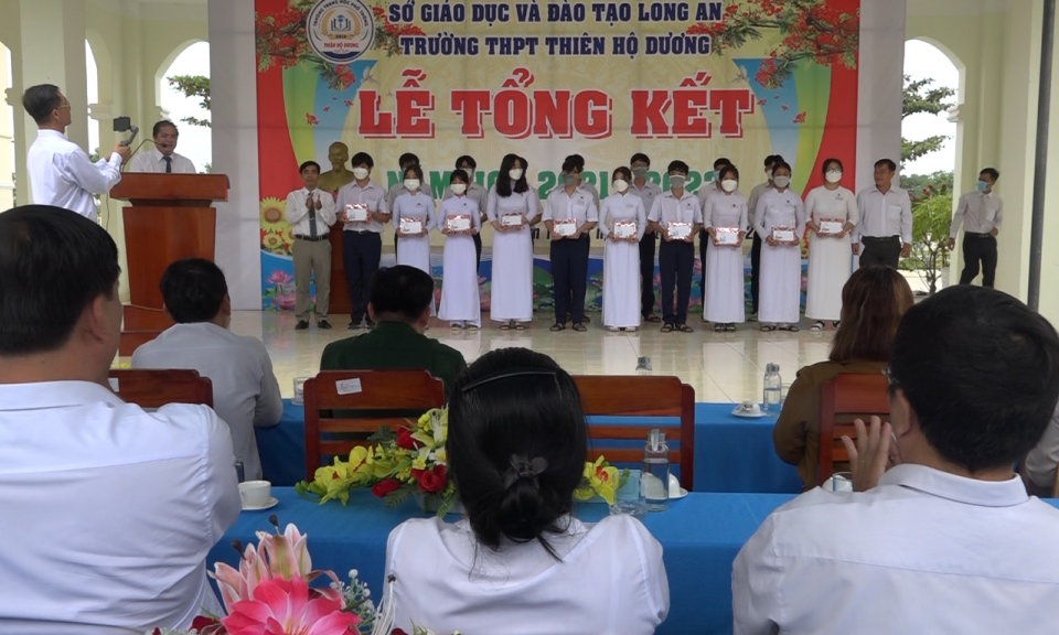 Kiến Tường: Trường THPT Thiên Hộ Dương tổng kết năm học 2021-2022.