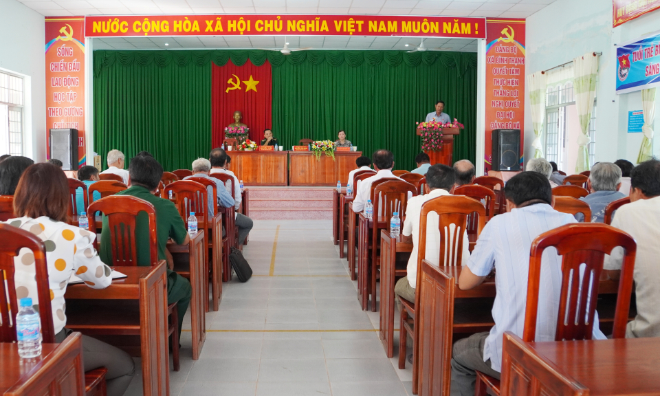 Đoàn đại biểu HĐND tỉnh tiếp xúc cử tri xã Bình Thạnh, huyện Mộc Hóa.
