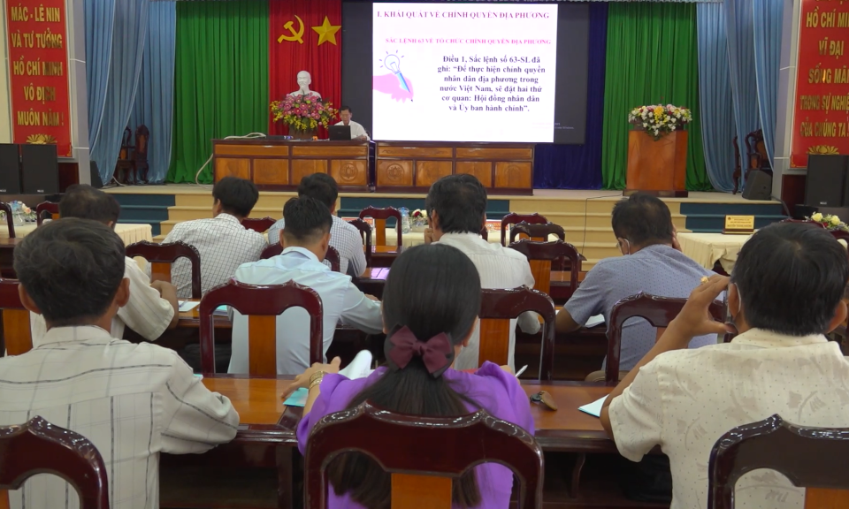 Tân Hưng tập huấn, bồi dưỡng cho đại biểu HĐND cấp xã, nhiệm kỳ 2021 - 2026