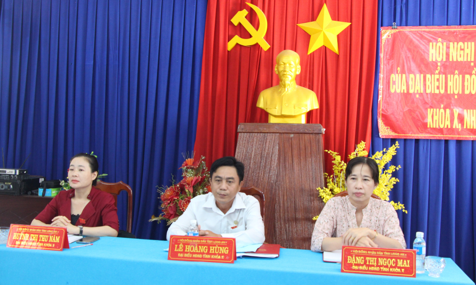 Đại biểu HĐND tỉnh tiếp xúc cử tri thị trấn Thủ Thừa