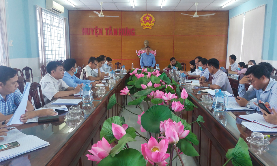 Tân Hưng họp Ban chỉ đạo Chuyển đổi số 6 tháng đầu năm 2022