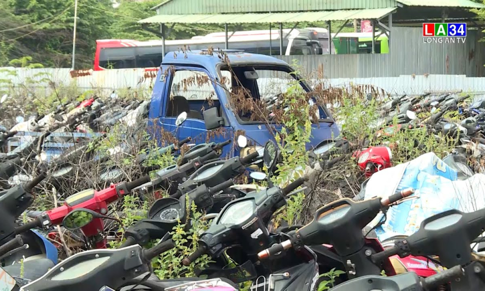 Lãng phí, mất an toàn từ bãi xe tang vật