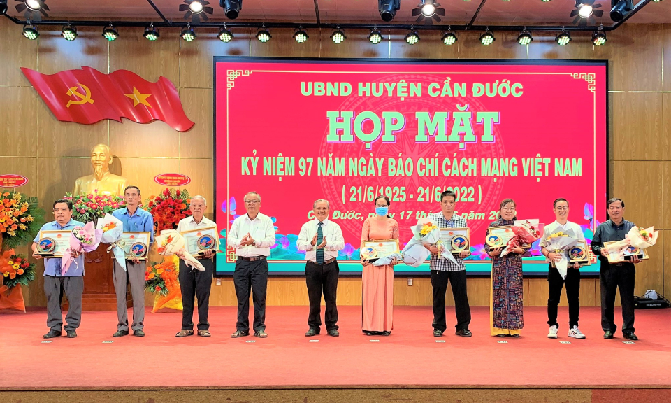 Cần Đước họp mặt kỷ niệm 97 năm Ngày Báo chí Cách mạng Việt Nam