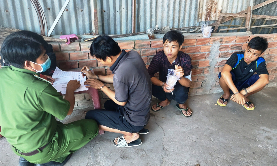 Công an thị xã Kiến Tường triệt phá vụ án trộm nóng xe mô tô