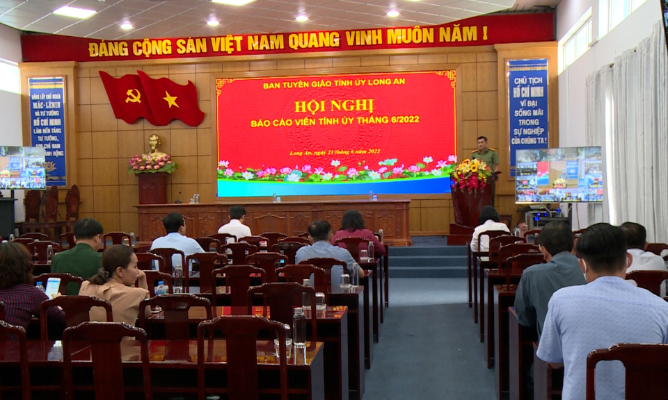 Hội nghị trực tuyến Báo cáo viên Tỉnh ủy tháng 6 năm 2022