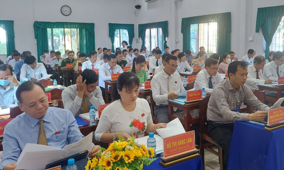 Bế mạc Kỳ họp thứ 6 Hội đồng nhân dân huyện Thạnh Hóa 