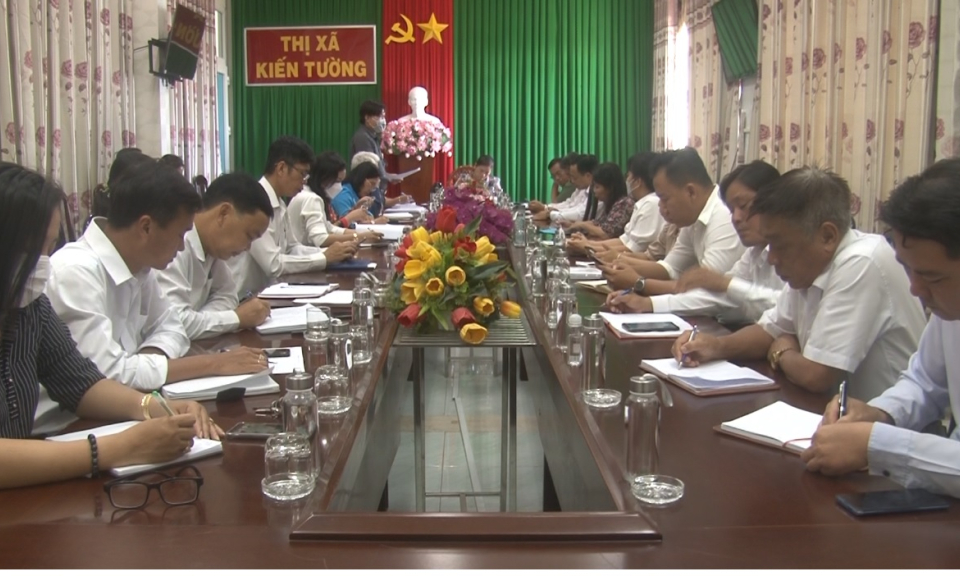 Kiến Tường họp bàn kế hoạch hỗ trợ kỳ thi tốt nghiệp THPT năm 2022