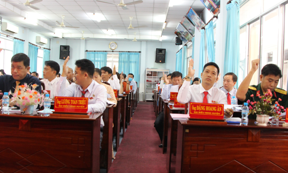 Thủ Thừa  kỳ họp giữa năm HĐND huyện khóa XII nhiệm kỳ 2016 - 2021