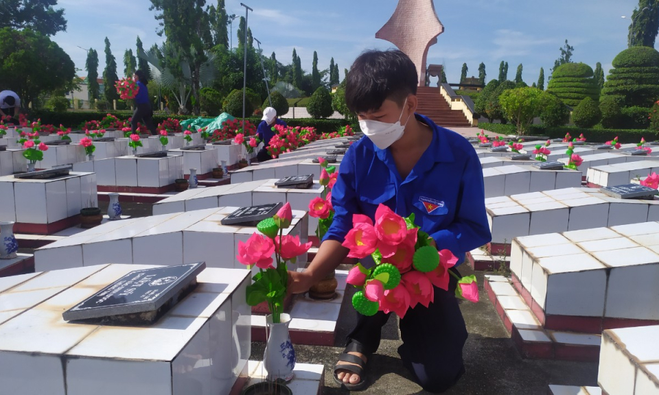 Đức Hòa tổ chức hoạt động Chiến sĩ Hoa Phượng đỏ hướng về cội nguồn năm 2022