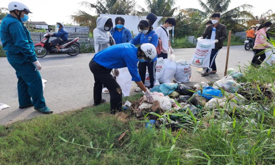 Thành đoàn Tân An: Ngày cao điểm “Chiến sỹ tình nguyện vì Văn minh đô thị năm 2022”