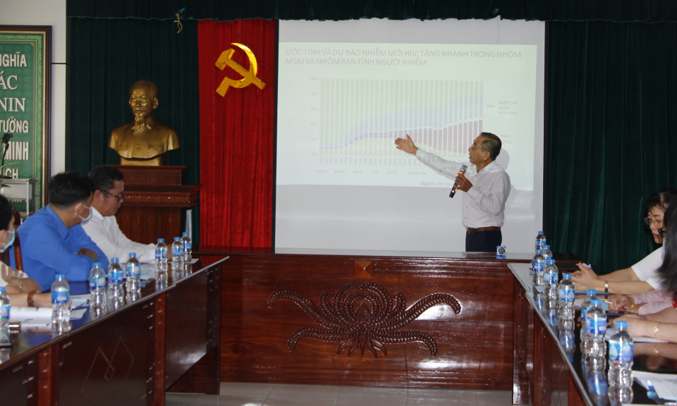 Thủ Thừa tập huấn chủ đề K=K trong phòng chống HIV-AIDS