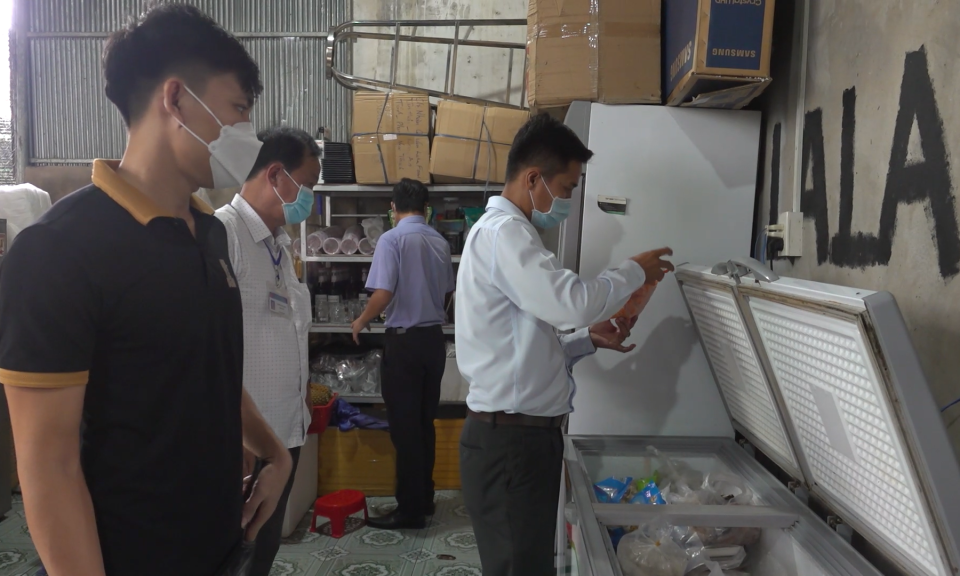 Tân Hưng kiểm tra ATTP trước kỳ thi tốt nghiệp THPT 2022