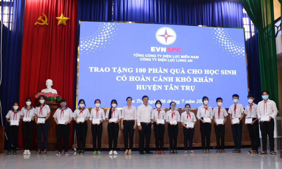 Tân Trụ diễn đàn trẻ em năm 2022