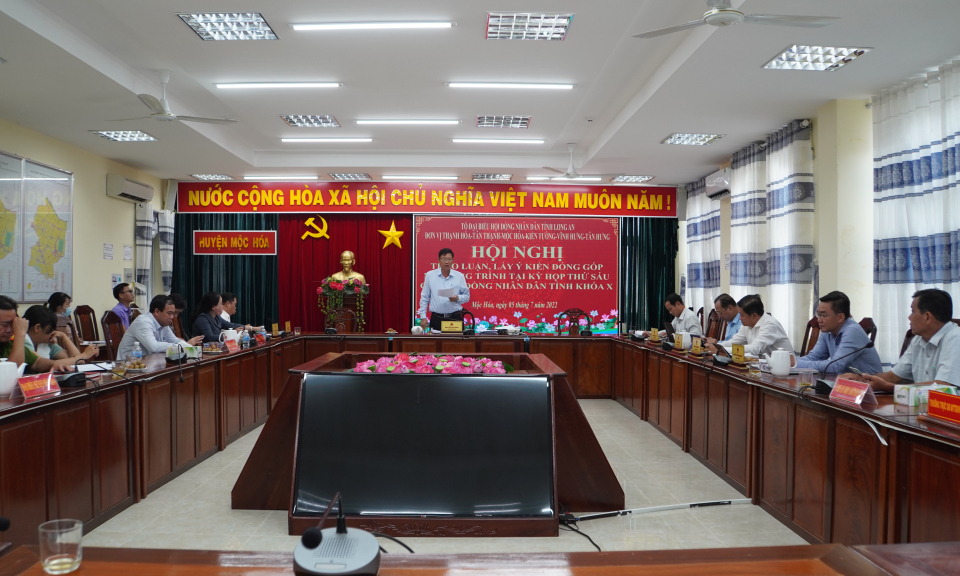 Đại biểu HĐND tỉnh thảo luận lấy ý kiến đóng góp nội dung trình tại kỳ họp thứ 6 HĐND tỉnh 