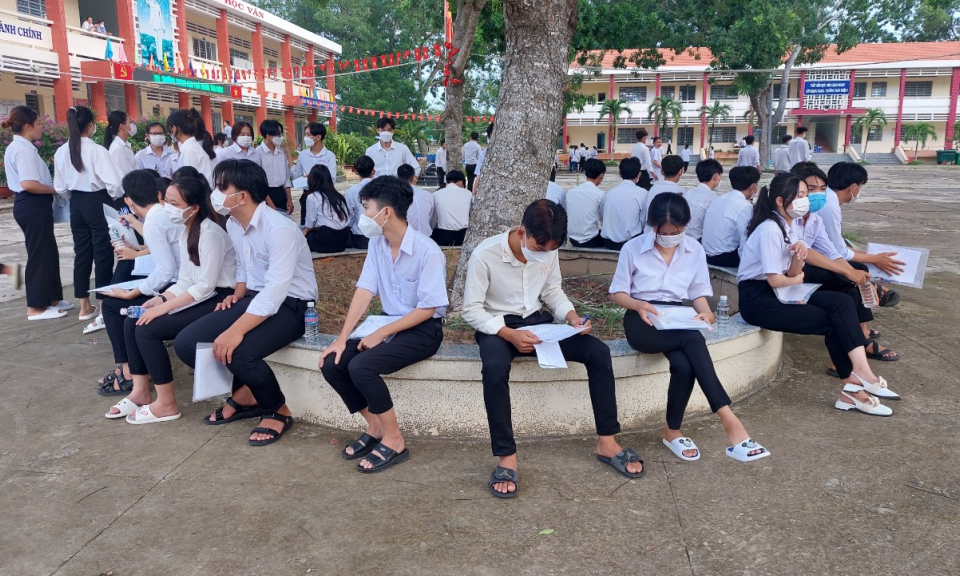 Tân Hưng hơn 300 thí sinh bước vào kỳ thi THPT năm 2022