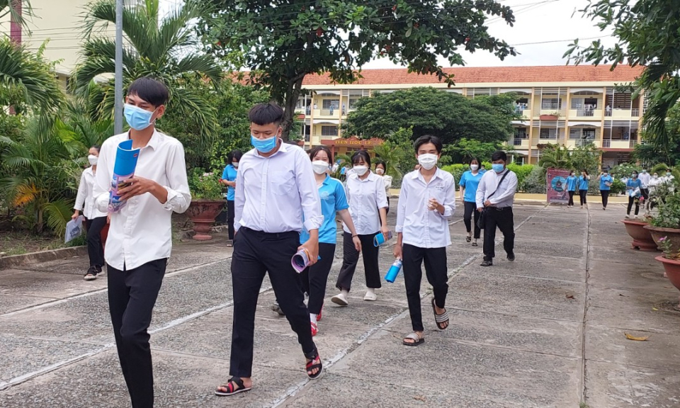 Kỳ thi tốt nghiệp THPT năm 2022 tại huyện Tân Trụ diễn ra an toàn, nghiêm túc, đúng quy chế