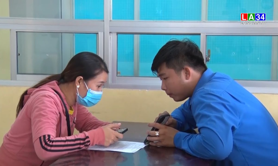 Chuyển đổi số trong giải quyết TTHC ở thị trấn Bến Lức