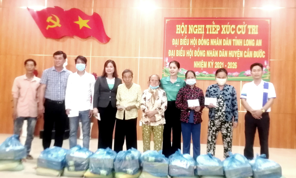 Cần Đước nhiều hoạt động thiết thực chăm lo cho gia đình chính sách
