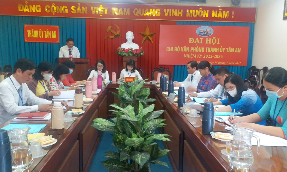 Đại hội Chi bộ Văn phòng Thành ủy Tân An nhiệm kỳ 2022 - 2025
