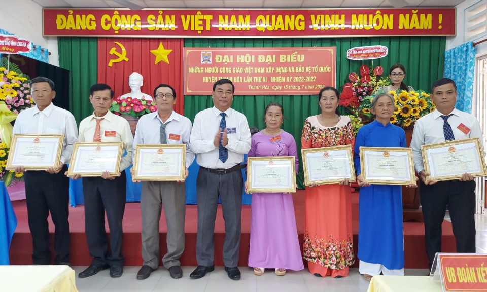 Huyện Thạnh Hóa: Đại hội đại biểu những người Công giáo xây dựng và bảo vệ Tổ quốc