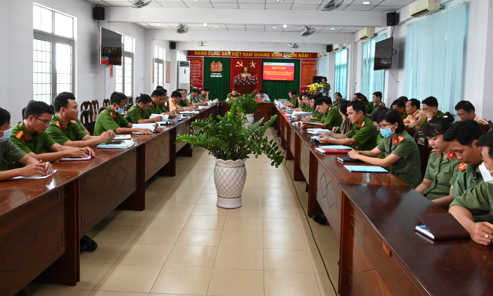 Bến Lức sơ kết công tác Công an 6 tháng đầu năm 2022