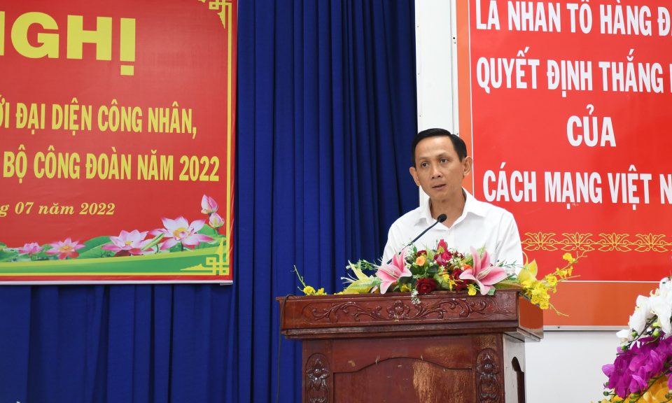 Bí thư Huyện ủy Đức Hòa đối thoại với đại diện công nhân, người sử dụng lao động 