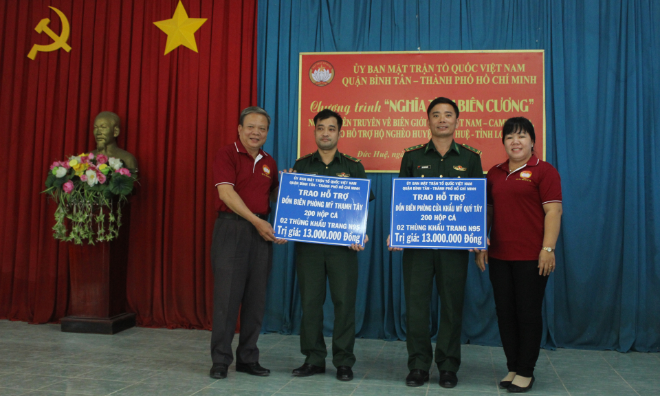 Ủy ban MTTQ Quận Bình Tân (TPHCM) với chương trình “Nghĩa tình biên cương” tại Đức Huệ