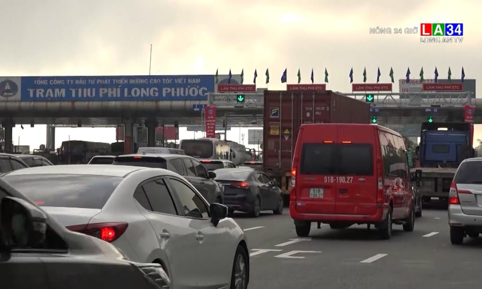 Cận cảnh ngày đầu thu phí không dừng trên cao tốc TP.HCM - Long Thành - Dầu Giây