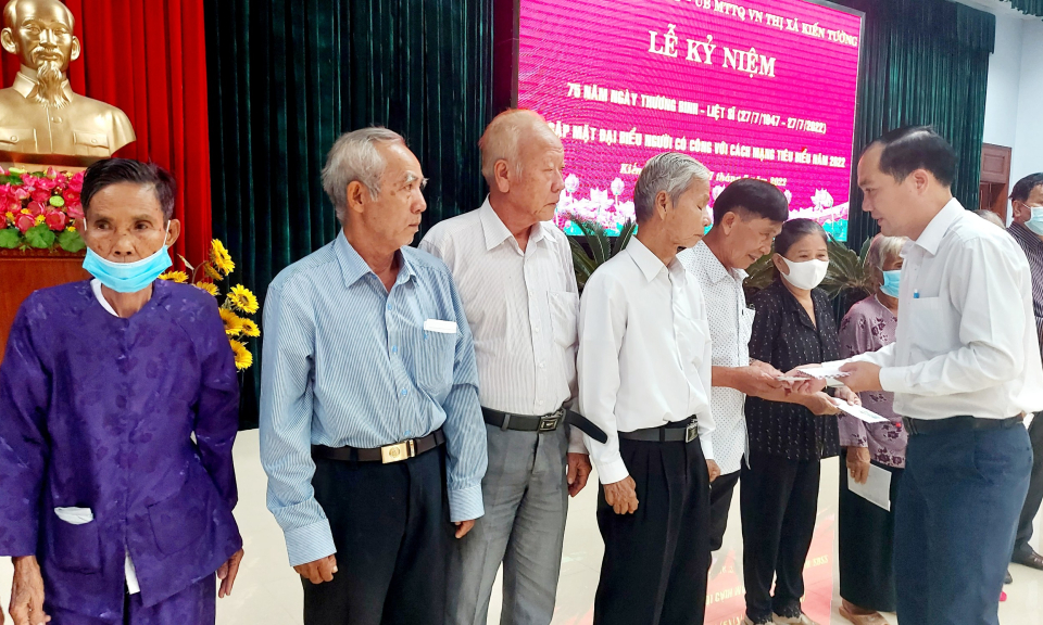 Thị xã Kiến Tường kỷ niệm 75 năm Ngày Thương binh-Liệt sĩ 27/7