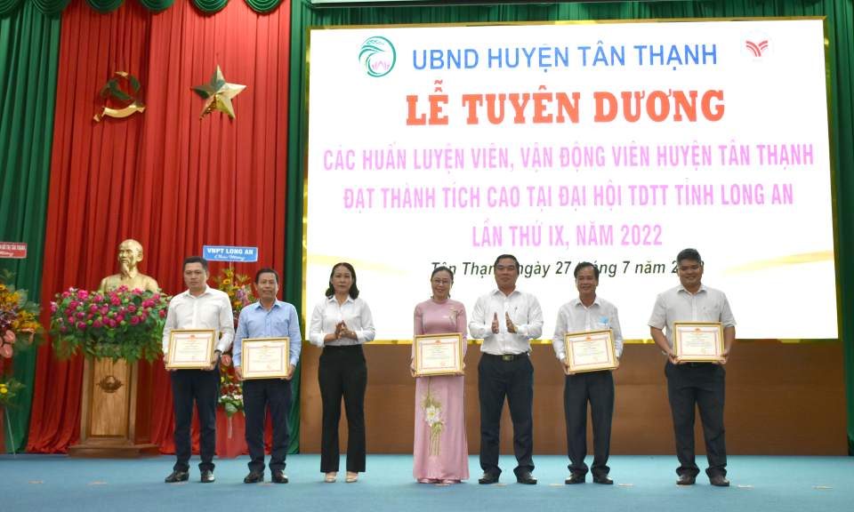 Tân Thạnh tuyên dương 46 cá nhân đạt thành tích cao tại Đại hội TDTT tỉnh Long An
