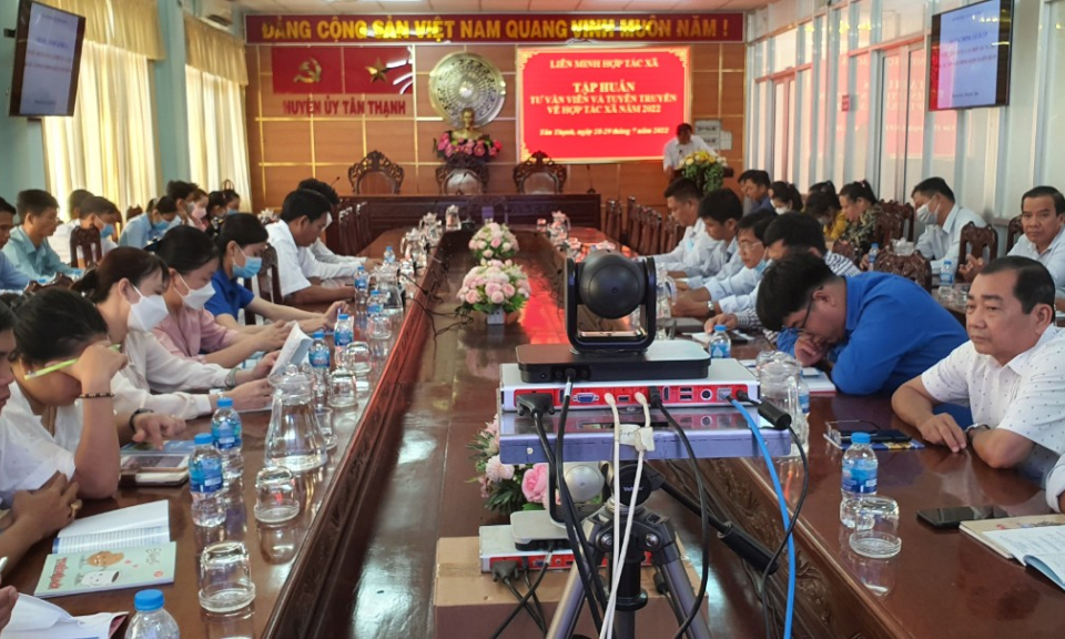 Tân Thạnh tập huấn đào tạo tư vấn và tuyên truyền viên về hợp tác xã