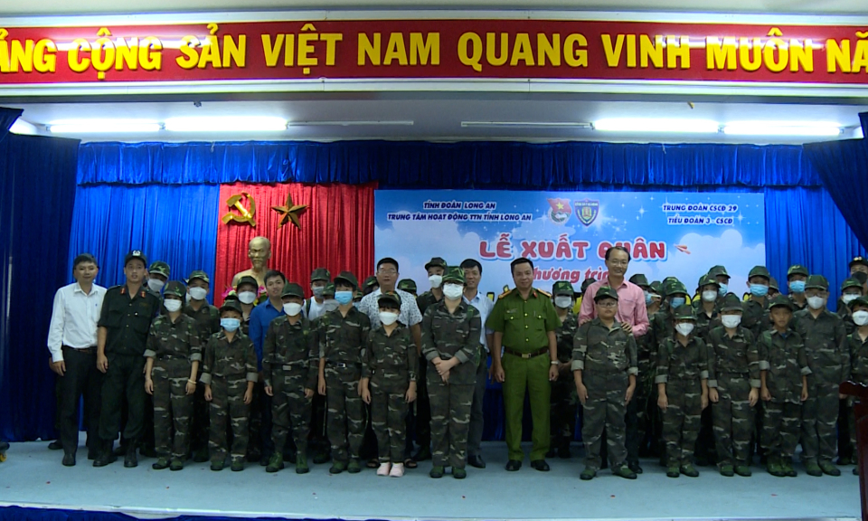 Lễ xuất quân chương trình “24H em làm cảnh sát cơ động”
