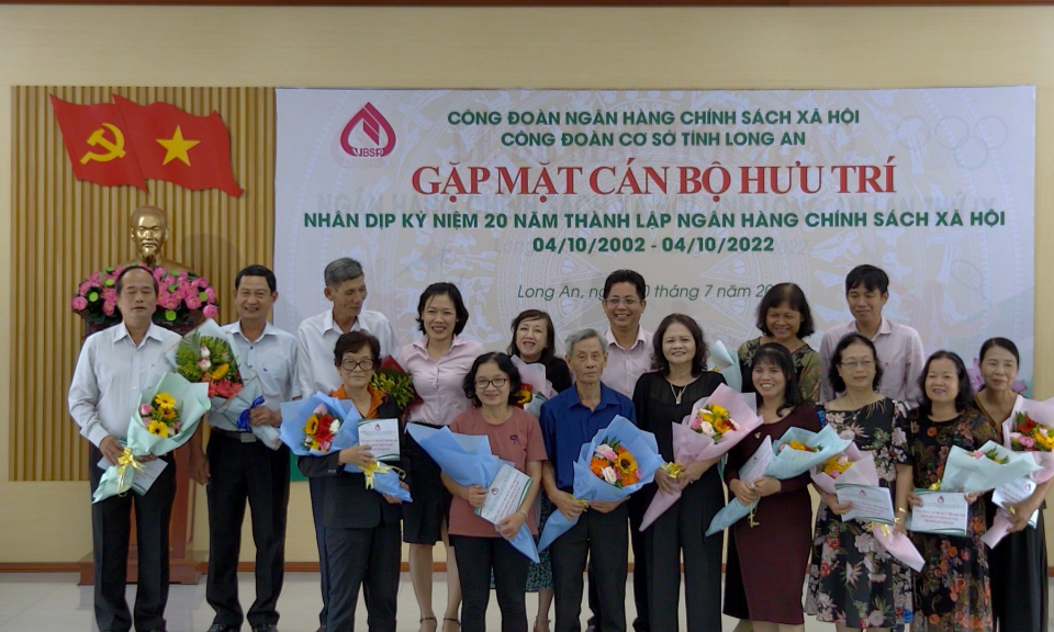 Ngân hàng Chính sách xã hội họp mặt cán bộ hưu trí