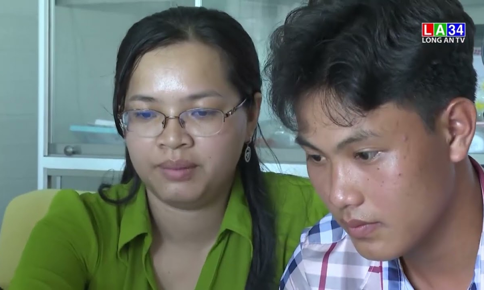 Hỗ trợ người dân nộp hồ sơ trực tuyến