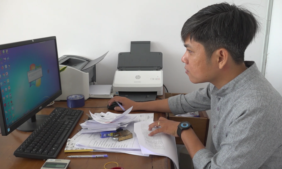Tân Hưng khảo sát thực trạng máy tính, hạ tầng kỹ thuật phục vụ công tác chuyển đổi số