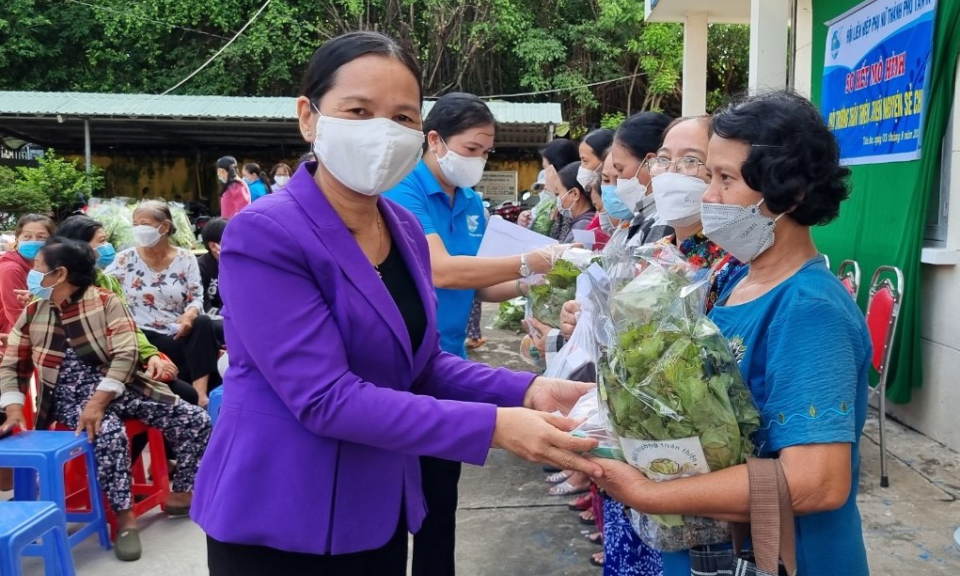 TP Tân An: sơ kết mô hình “Môi trường thân thiện - Thiện nguyện sẻ chia”