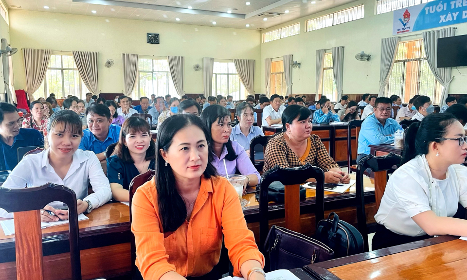Tân Hưng: Phổ biến nâng cao nhận thức công tác chuyển đổi số Quốc gia