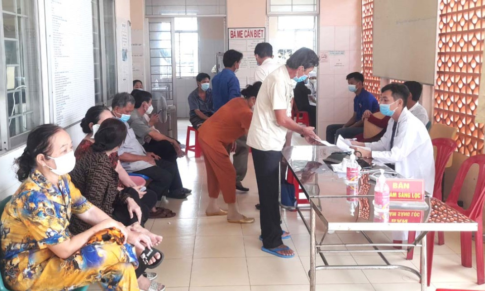 Tân Thạnh có trên 28.400 người được tiêm phòng vắc-xin ngừa COVID-19 mũi 4