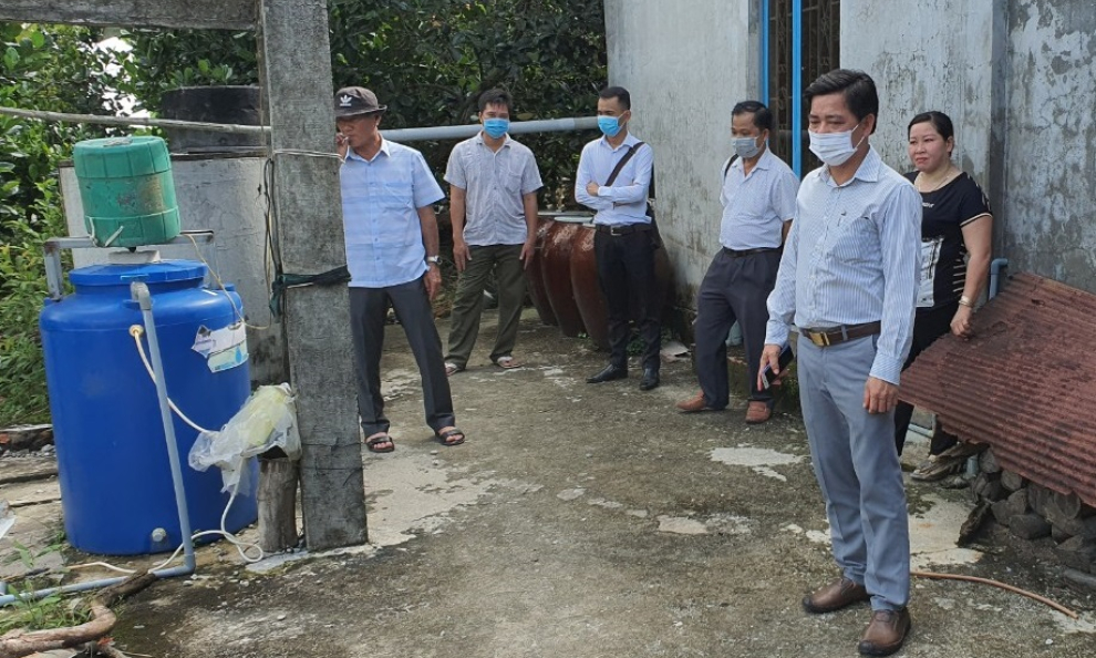 Tân Thạnh kiểm tra trạm cấp nước bị nhiệm Asen
